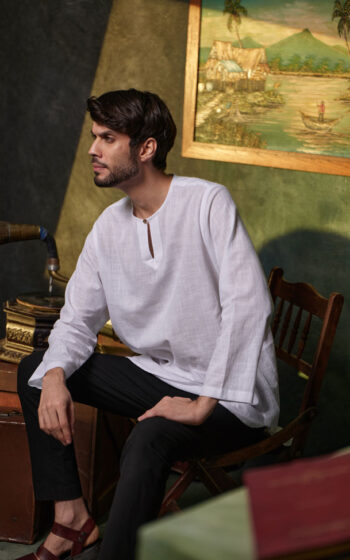 Kurta Pesak Melayu Kito in White Cloud